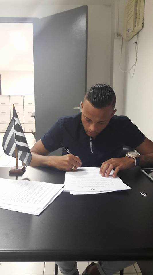 Mais uma negociação concluída. Guilherme é o novo atacante do Botafogo para temporada 2017